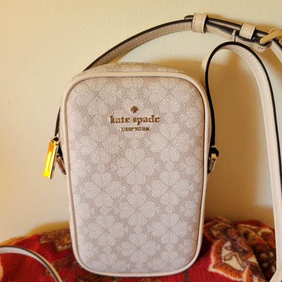 Kate Spade Cream Flower Phone Crossbody - Picture 1 of 4